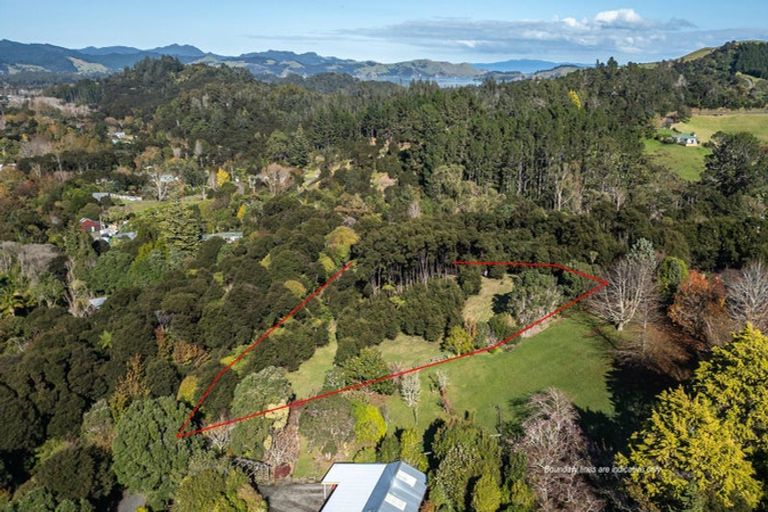 Photo of property in 13 Tramway Road, Coromandel, 3506