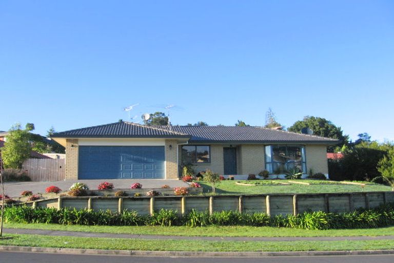 Photo of property in 32 De Havilland Drive, Goodwood Heights, Auckland, 2105