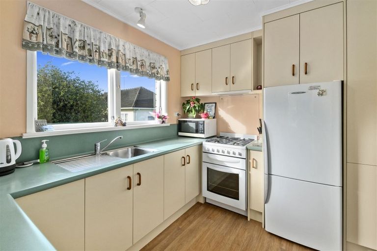 Photo of property in 140 Winchester Street, Levin, 5510