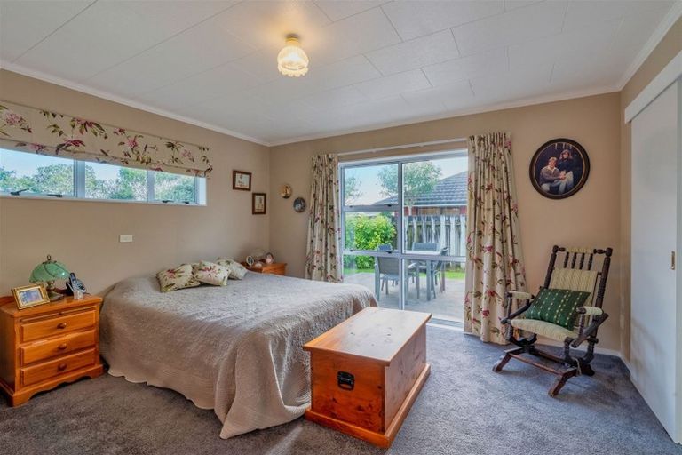 Photo of property in 16 Easton Way, Levin, 5510