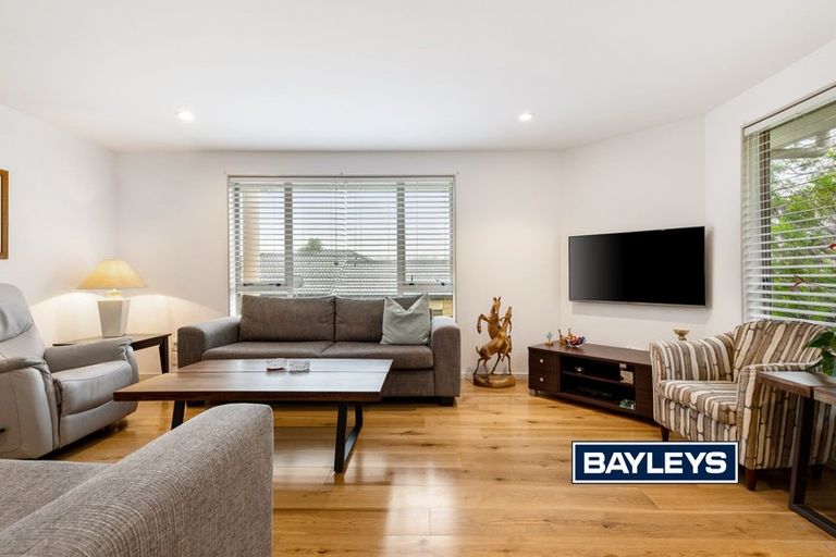 Photo of property in 25 Henry Partington Place, Greenhithe, Auckland, 0632