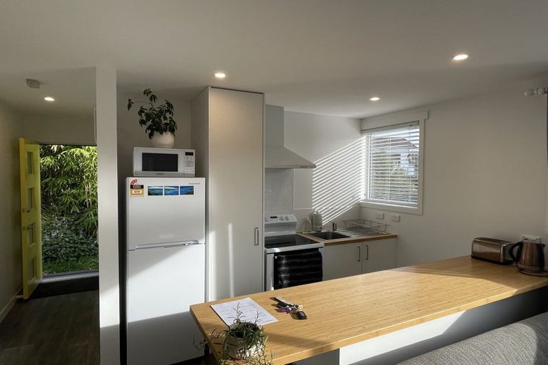 Photo of property in 2/82 Warwick Street, Wilton, Wellington, 6012