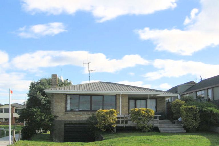 Photo of property in 86 Marine Parade, Mount Maunganui, 3116