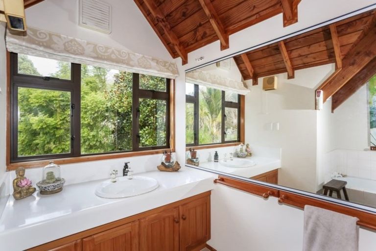 Photo of property in 35 Ohiwa Road, Papakura, 2582