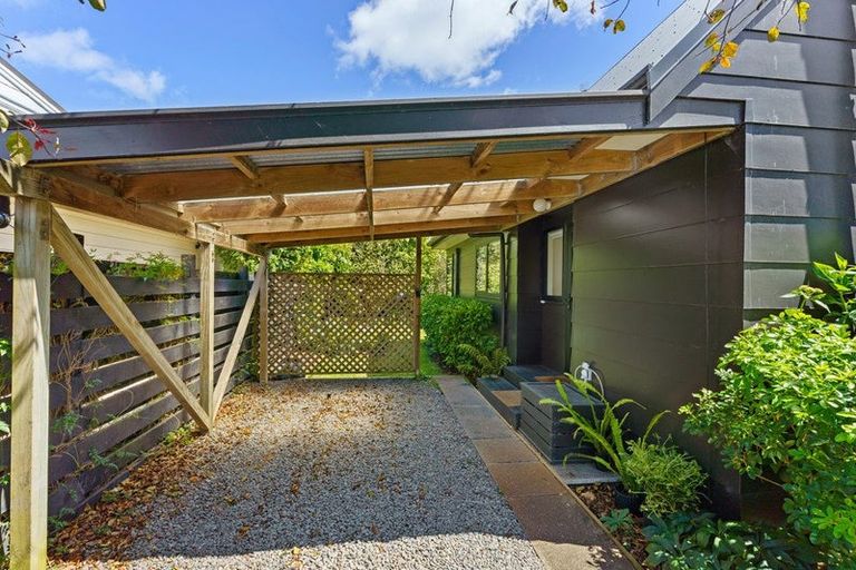 Photo of property in 3 Henare Street, Waikanae Beach, Waikanae, 5036