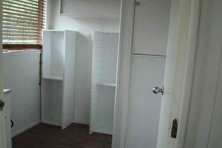 Photo of property in 14 Innismara Avenue, Wattle Downs, Auckland, 2103