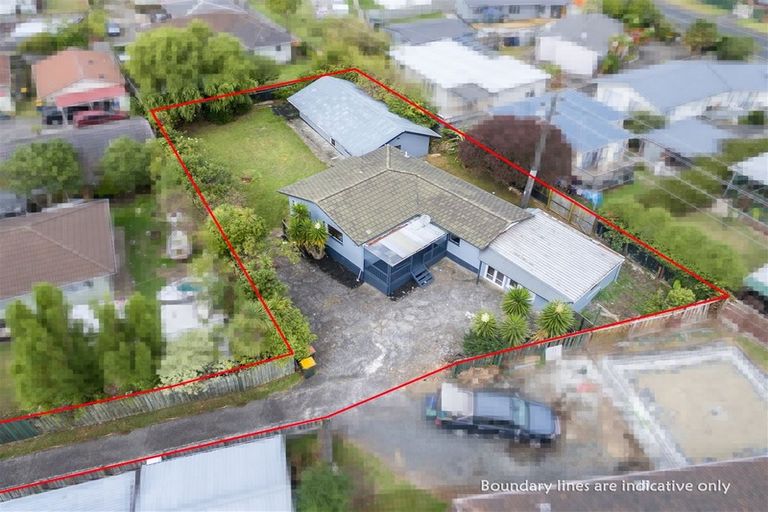 Photo of property in 30 Silverstone Place, Henderson, Auckland, 0612