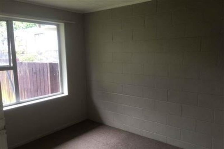 Photo of property in 2a Barbary Avenue, Kelston, Auckland, 0602