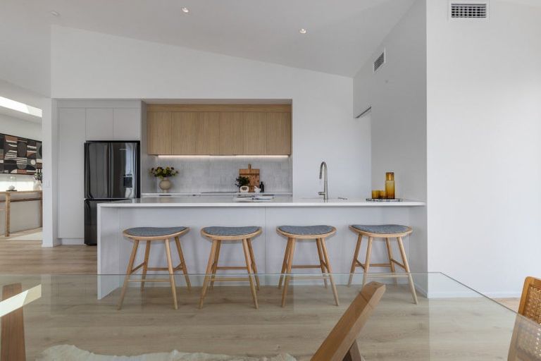 Photo of property in 6 Okupe Grove, Aotea, Porirua, 5024