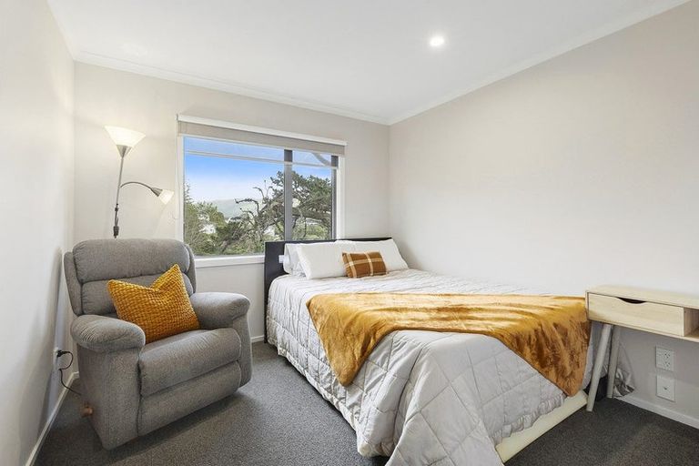 Photo of property in 17a Gloucester Street, Cannons Creek, Porirua, 5024