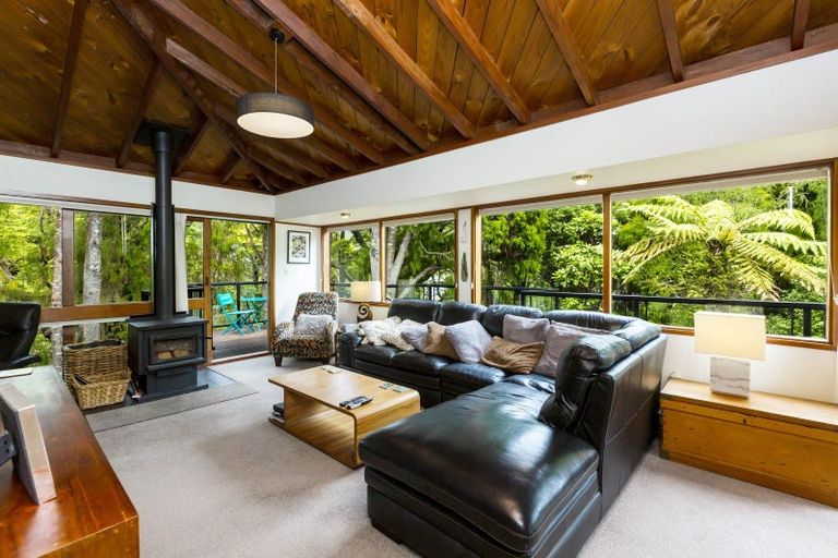 Photo of property in 24 Freemans Way, Pinehaven, Upper Hutt, 5019