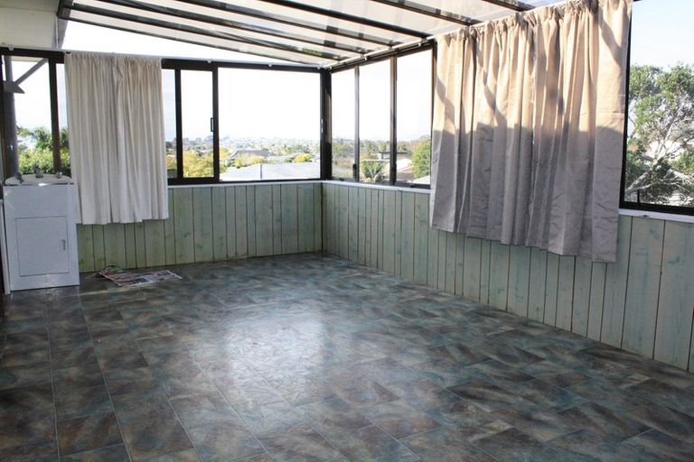 Photo of property in 17 Fratley Avenue, Farm Cove, Auckland, 2012