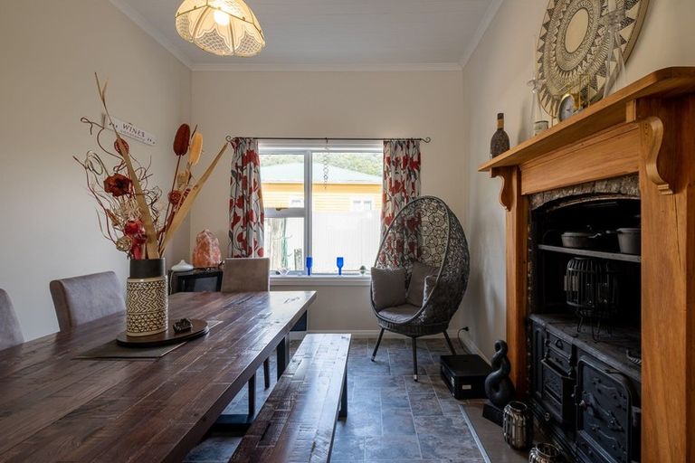 Photo of property in 47 Kent Street, Picton, 7220