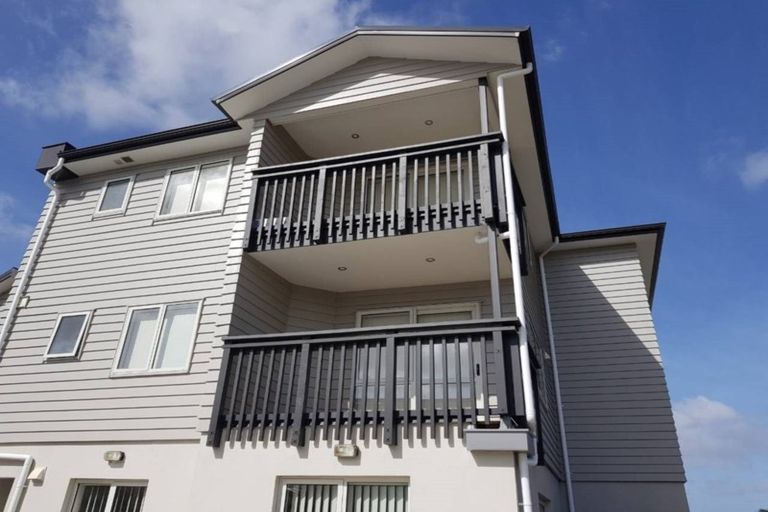 Photo of property in 4/3 Wallson Crescent, Wiri, Auckland, 2104