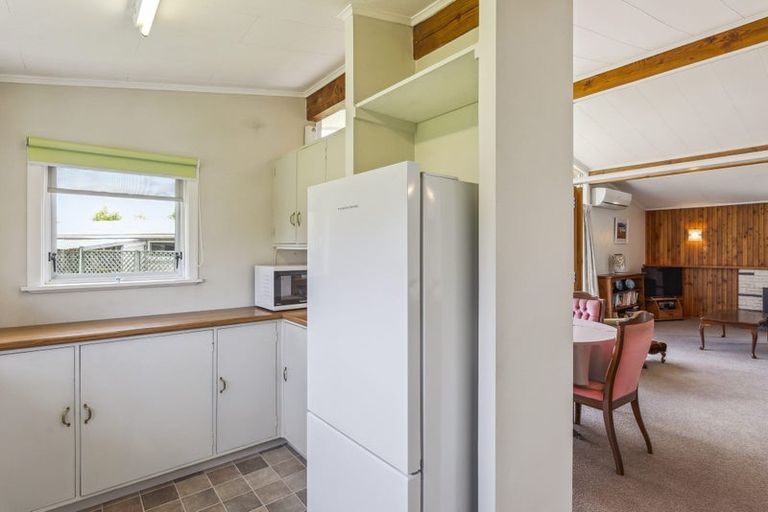 Photo of property in 33 Francis Road, Paraparaumu Beach, Paraparaumu, 5032