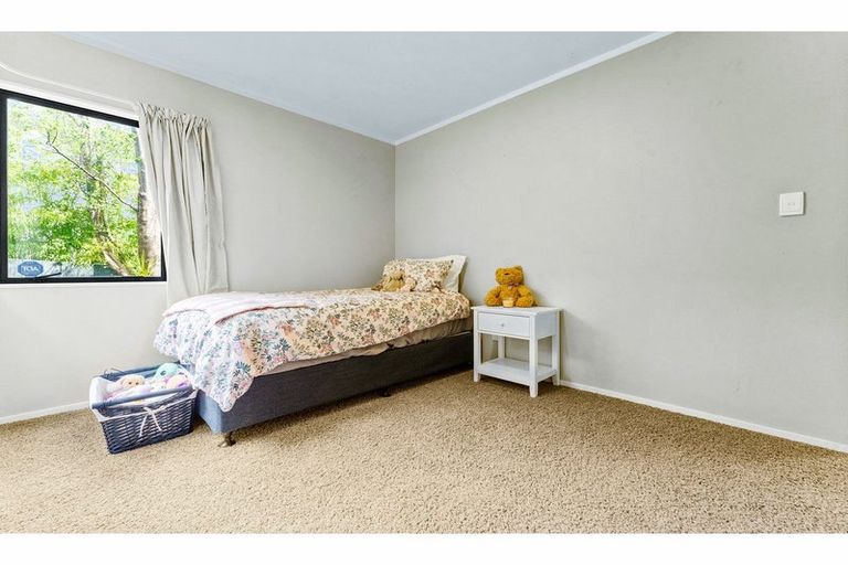 Photo of property in 2/46 Powrie Street, Glenfield, Auckland, 0629