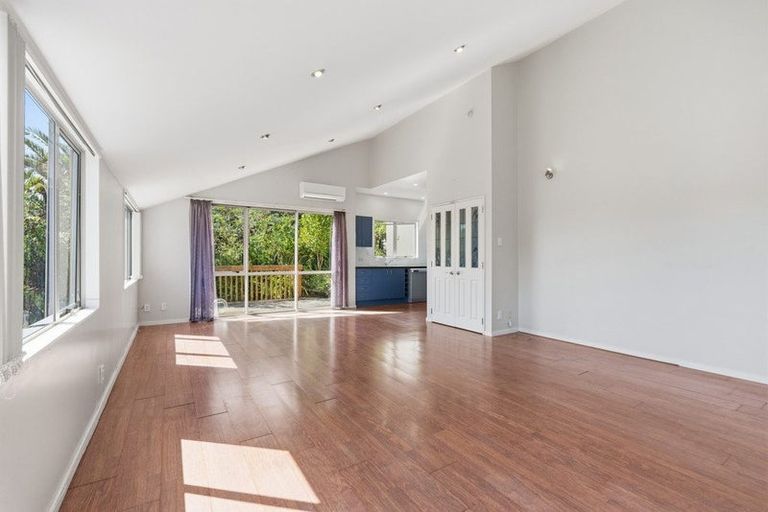 Photo of property in 41a Palliser Lane, Browns Bay, Auckland, 0632
