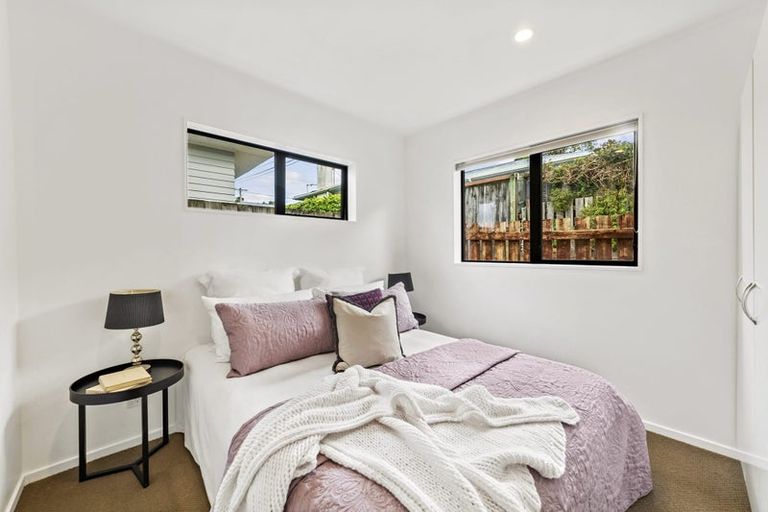 Photo of property in 2 Balmain Street, Newlands, Wellington, 6037