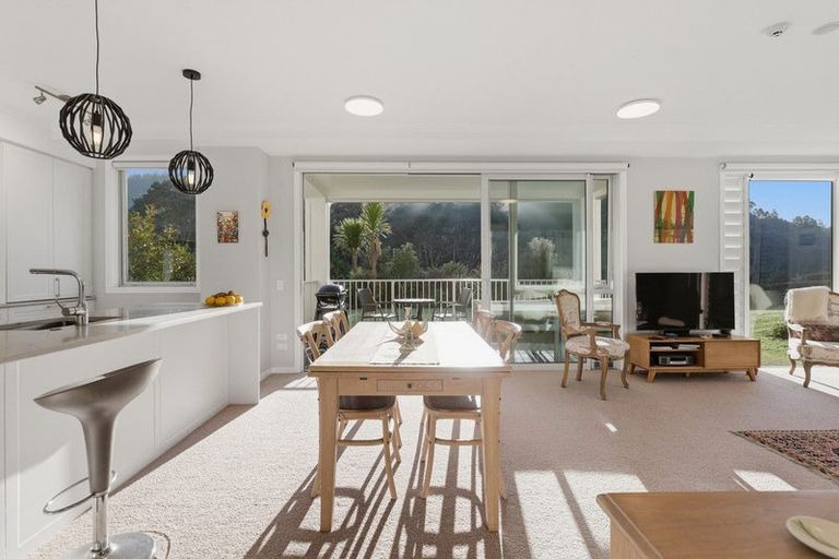 Photo of property in 122 Eaves Bush Parade, Orewa, 0931