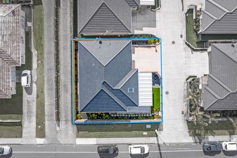 Photo of property in 1 Waitaha Close, Orewa, 0931