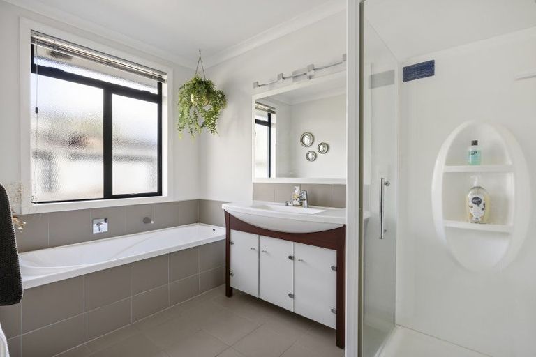 Photo of property in 2 Parnwell Place, Ohauiti, Tauranga, 3112