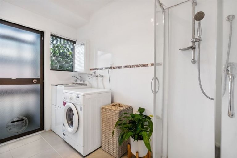 Photo of property in 2/18 Morton Avenue, Forrest Hill, Auckland, 0620