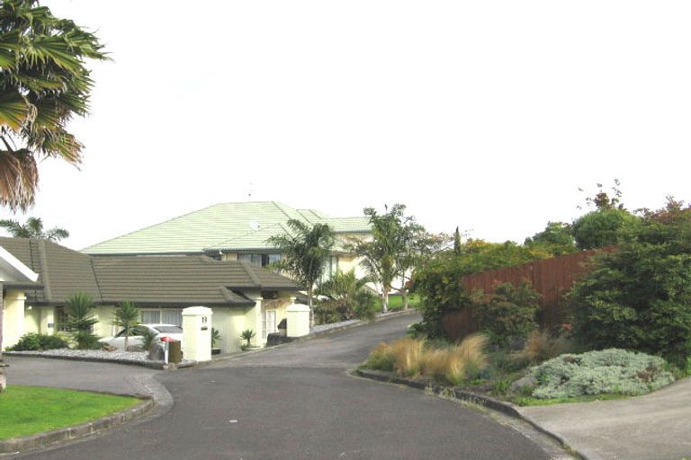 Photo of property in 17 Covina Place, Somerville, Auckland, 2014