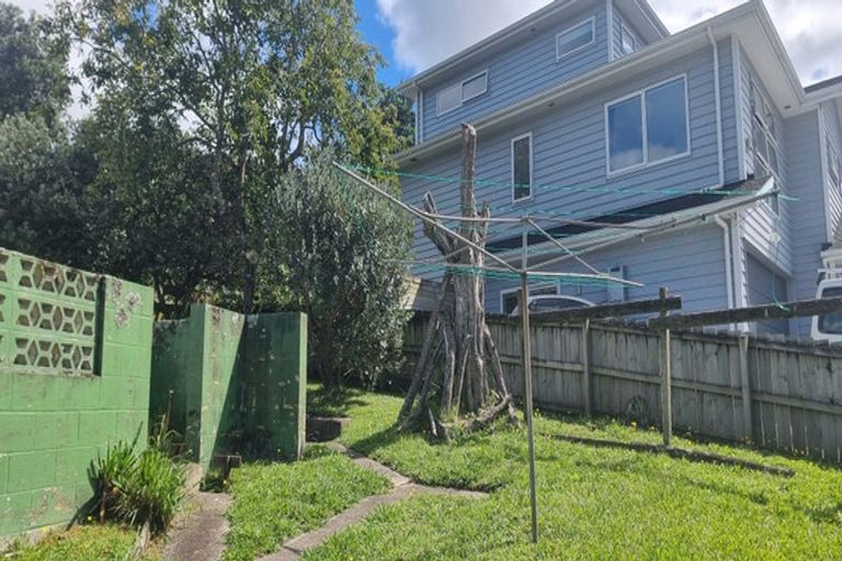 Photo of property in 31 Normanton Street, Glenfield, Auckland, 0629