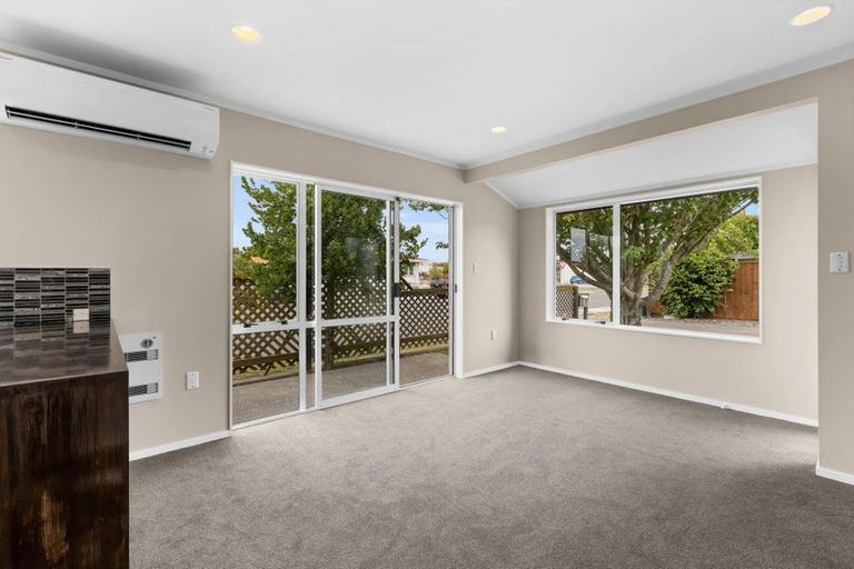 Photo of property in 2/1400 Woodstock Avenue, Mayfair, Hastings, 4122