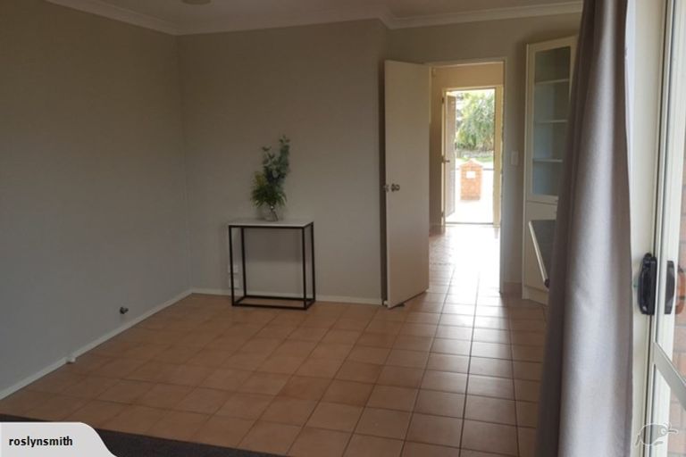 Photo of property in 16 Rathmar Drive, Manurewa, Auckland, 2105