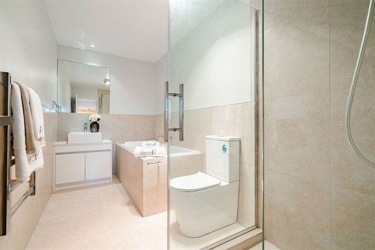 Photo of property in 42 Bordeaux Parade, Te Atatu South, Auckland, 0610