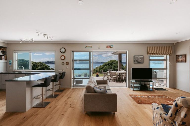 Photo of property in 109 Harbour View Road, Omokoroa, 3114