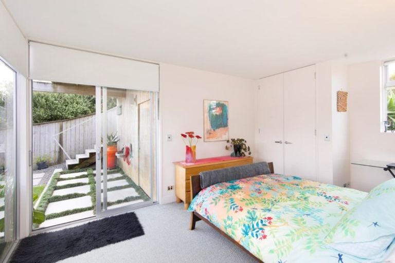 Photo of property in 10 Barrister Avenue, Mount Roskill, Auckland, 1042