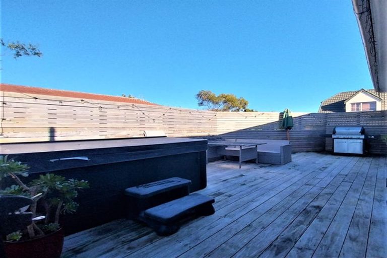 Photo of property in 3 Ambler Avenue, Glen Eden, Auckland, 0602