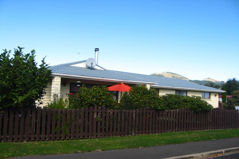 Photo of property in 28 Cedar Crescent, Mosgiel, 9024