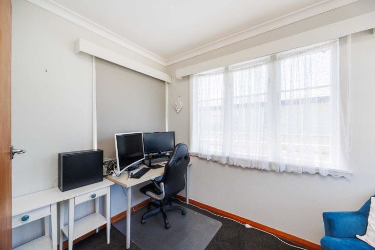 Photo of property in 30 Aberdeen Avenue, Takaro, Palmerston North, 4412