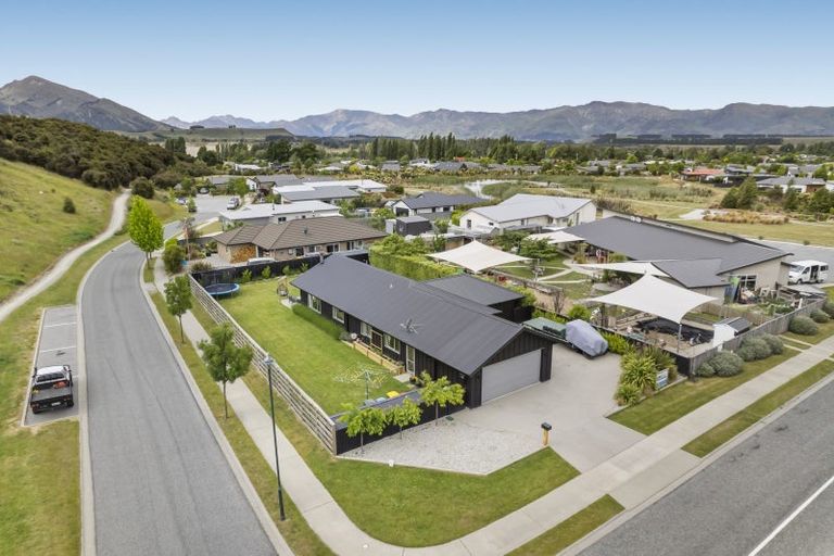 Photo of property in 10 Rifleman Street, Albert Town, Wanaka, 9305