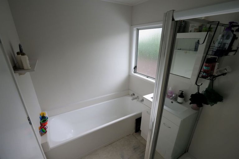 Photo of property in 15 Devonshire Road, Unsworth Heights, Auckland, 0632