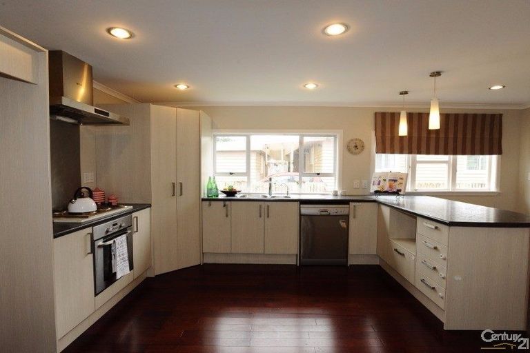 Photo of property in 7 Whites Line West, Woburn, Lower Hutt, 5010