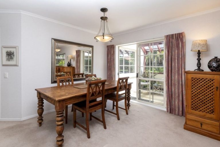 Photo of property in 17 Highgate Place, Somerville, Auckland, 2014