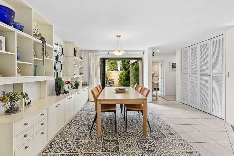 Photo of property in Highwic, 1/32 Hobson Street, Thorndon, Wellington, 6011