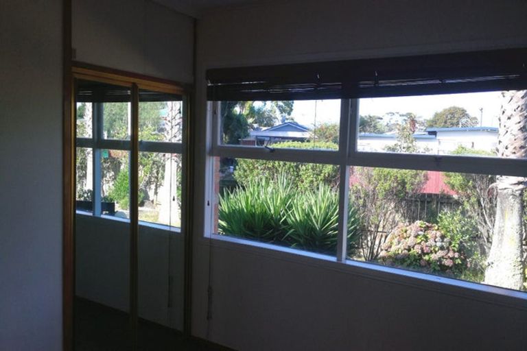 Photo of property in 2 Challinor Street, Pakuranga, Auckland, 2010