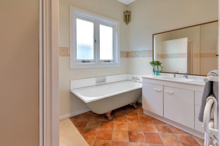 Photo of property in 163 Onerahi Road, Onerahi, Whangarei, 0110