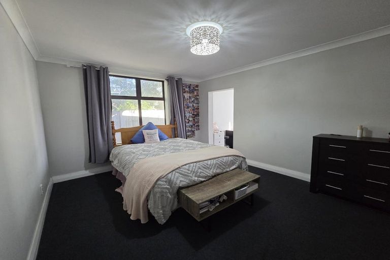 Photo of property in 12 Halsey Street, Clinton, 9534