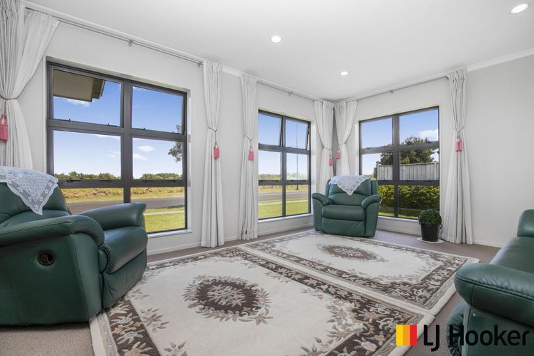 Photo of property in 3 Manene Street, Wattle Downs, Auckland, 2103