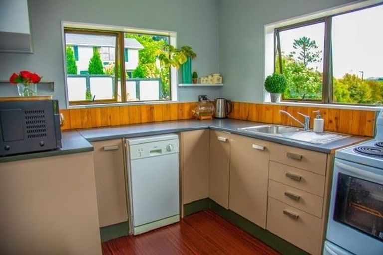 Photo of property in 61b Kingsley Street, Stokes Valley, Lower Hutt, 5019