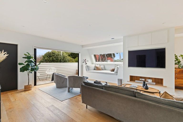 Photo of property in 19 Henui Street, Strandon, New Plymouth, 4312