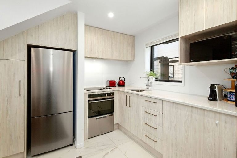 Photo of property in 4/182 Cambridge Terrace, Fairfield, Lower Hutt, 5011