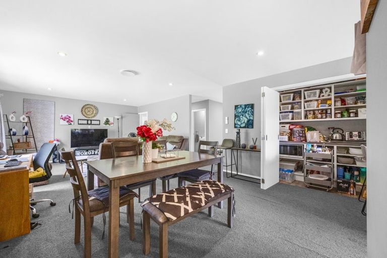 Photo of property in 28 Sunstone Crescent, Brown Owl, Upper Hutt, 5018