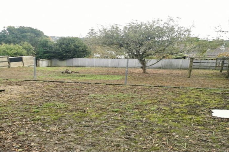 Photo of property in 23 Barron Drive, Green Bay, Auckland, 0604